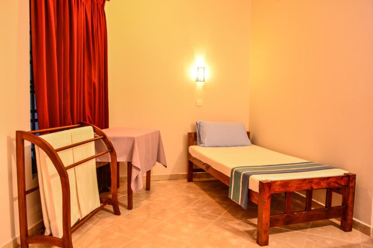 Hotel Apollo Хиккадува Экстерьер фото